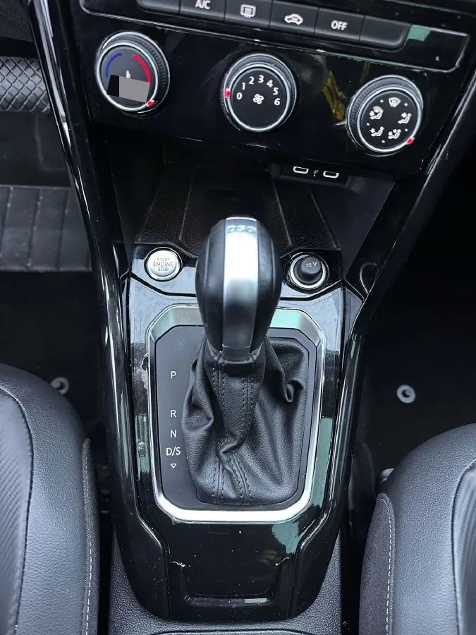 2021 Volkswagen T-Roc 1.4T 150HP L4 7DCT,autocango,china used car exporter,china ev exporter,chinese used car exporter,chinese used ev exporter