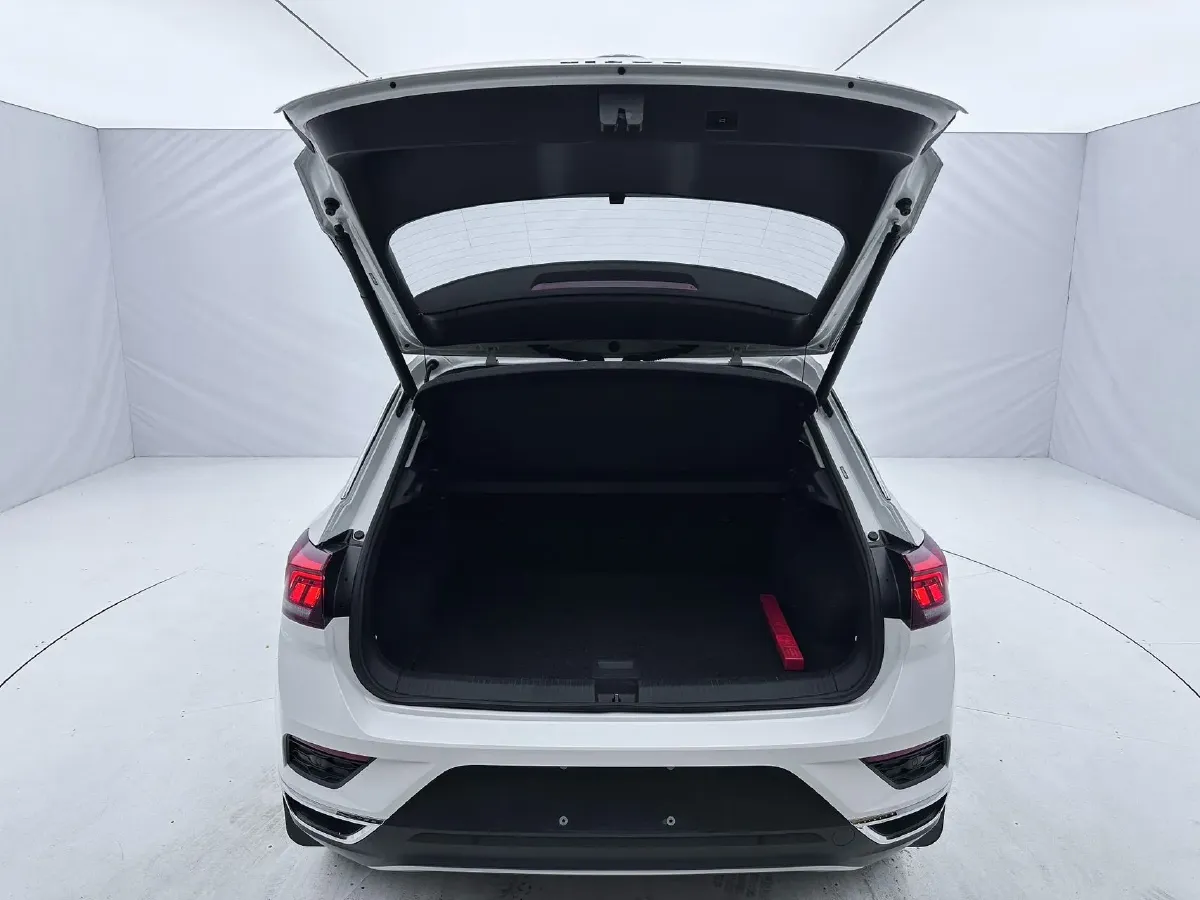 2021 Volkswagen T-Roc 1.4T 150HP L4 7DCT,autocango,china used car exporter,china ev exporter,chinese used car exporter,chinese used ev exporter