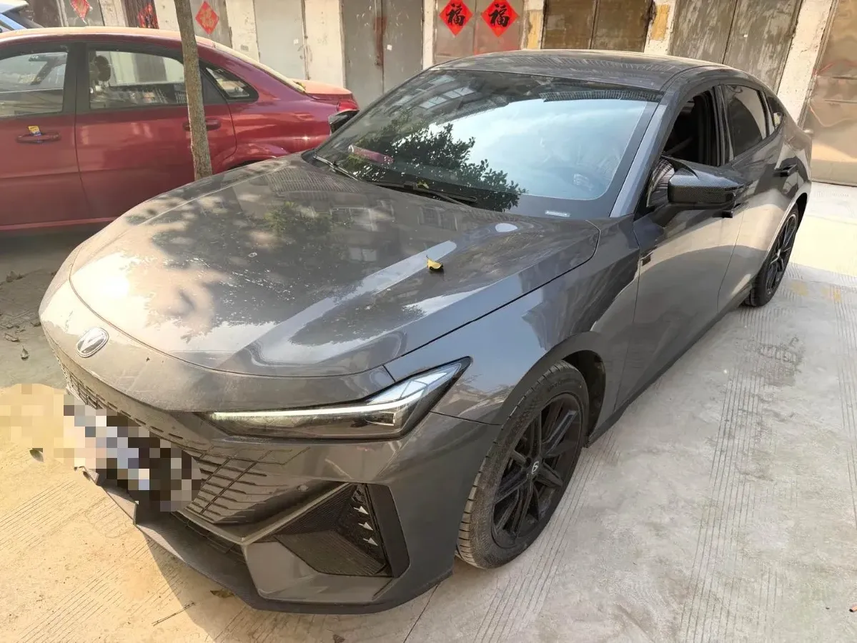 2023 ChangAn UNI-V 1.5T 188HP L4 7DCT,autocango,china used car exporter,china ev exporter,chinese used car exporter,chinese used ev exporter