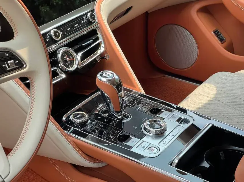 2024 Bentley Flying Spur 4.0T 549HP V8 8DCT,autocango,china used car exporter,china ev exporter,chinese used car exporter,chinese used ev exporter