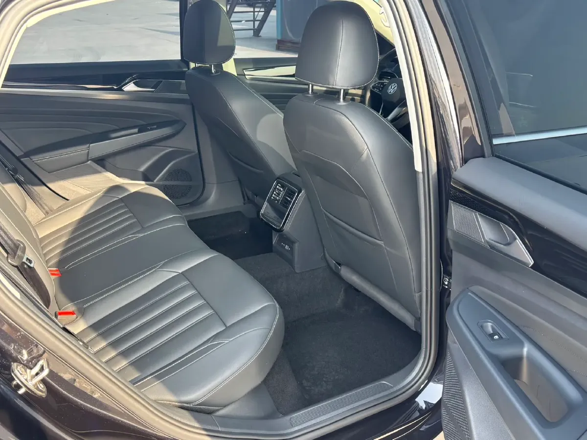 2022 Volkswagen Lamando 1.4T 150HP L4 7DCT,autocango,china used car exporter,china ev exporter,chinese used car exporter,chinese used ev exporter