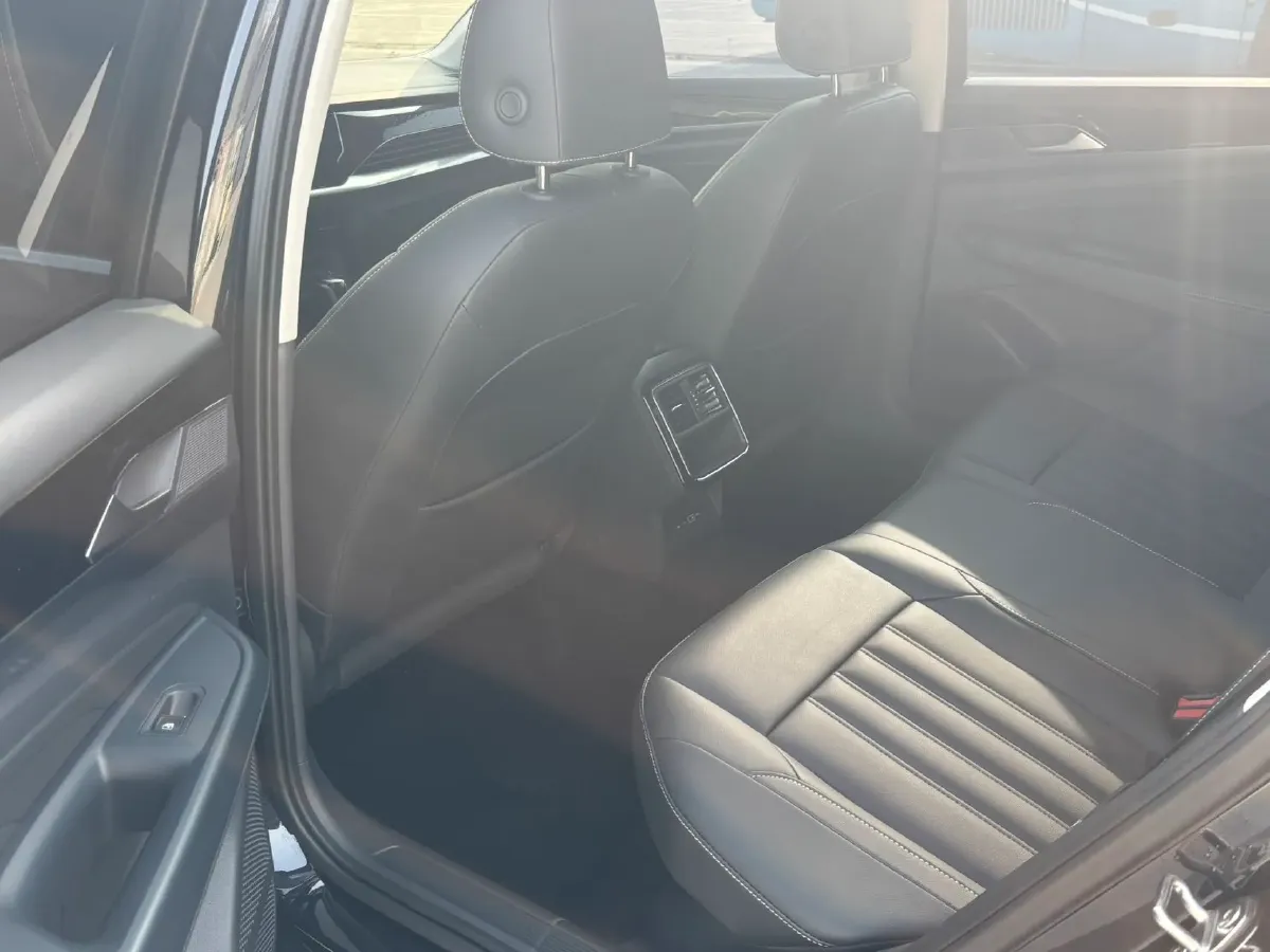 2022 Volkswagen Lamando 1.4T 150HP L4 7DCT,autocango,china used car exporter,china ev exporter,chinese used car exporter,chinese used ev exporter