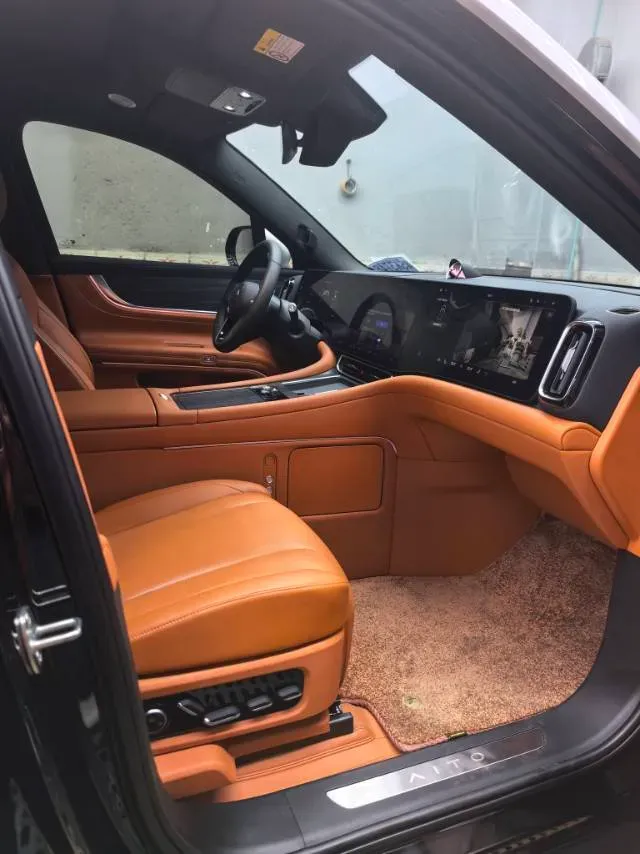 2025 AITO AITO M9 REEV 160HP REEV 52KWH,autocango,china used car exporter,china ev exporter,chinese used car exporter,chinese used ev exporter