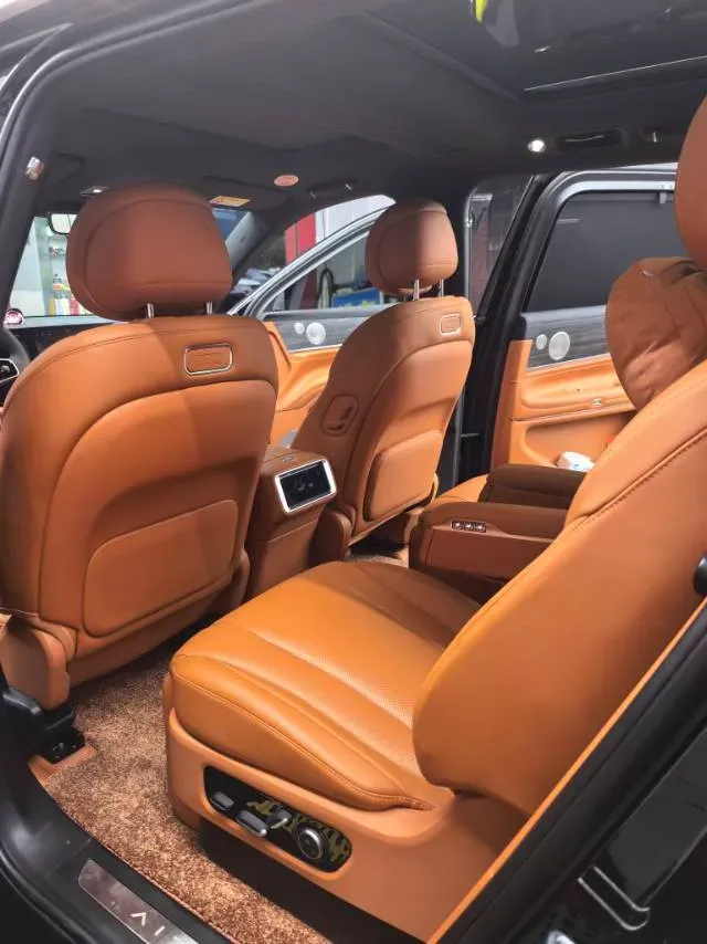 2025 AITO AITO M9 REEV 160HP REEV 52KWH,autocango,china used car exporter,china ev exporter,chinese used car exporter,chinese used ev exporter