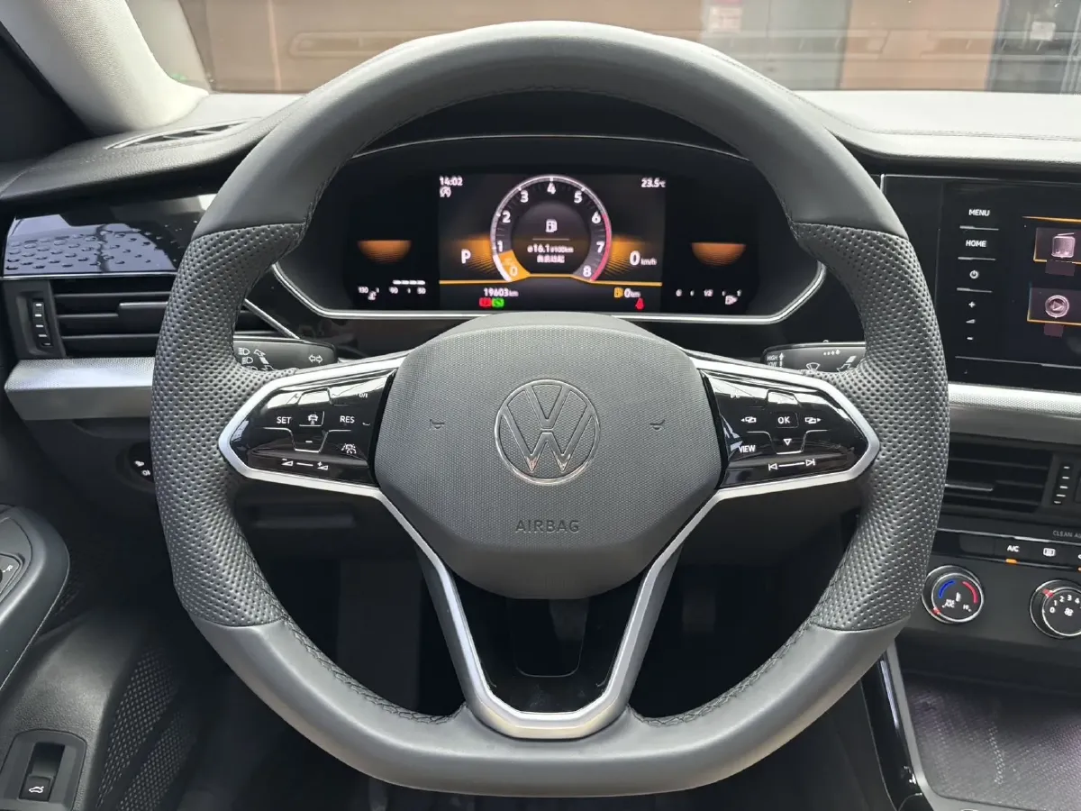 2023 Volkswagen Passat 1.4T 150HP L4 7DCT,autocango,china used car exporter,china ev exporter,chinese used car exporter,chinese used ev exporter