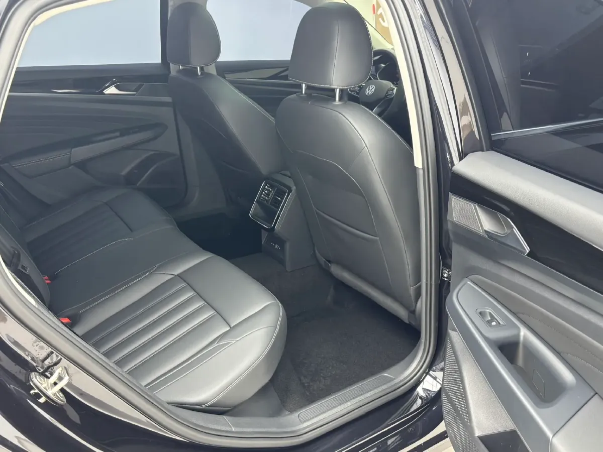 2023 Volkswagen Passat 1.4T 150HP L4 7DCT,autocango,china used car exporter,china ev exporter,chinese used car exporter,chinese used ev exporter