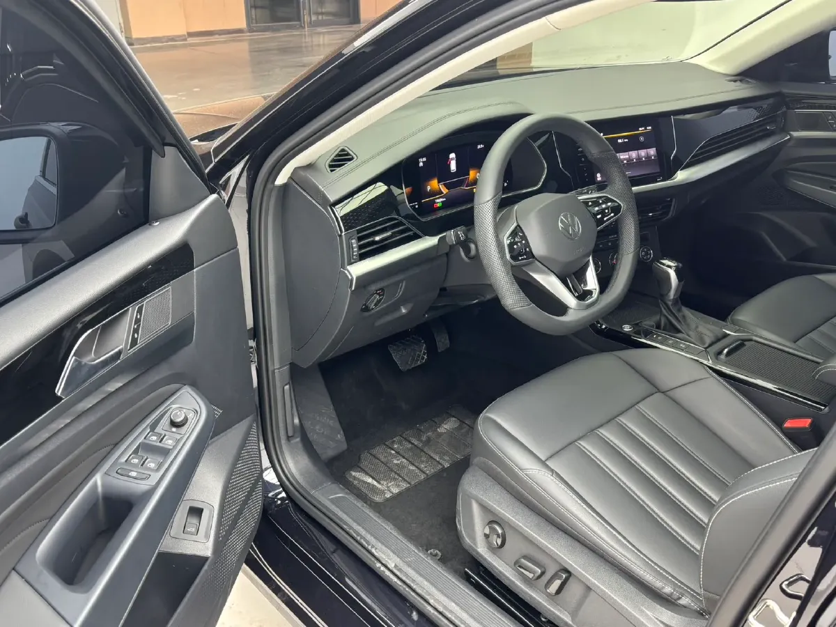 2023 Volkswagen Passat 1.4T 150HP L4 7DCT,autocango,china used car exporter,china ev exporter,chinese used car exporter,chinese used ev exporter