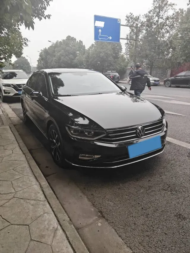 2020 Volkswagen Magotan 2.0T 186HP L4 7DCT,autocango,china used car exporter,china ev exporter,chinese used car exporter,chinese used ev exporter