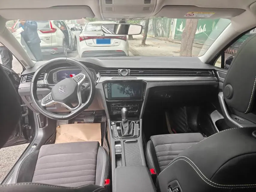 2020 Volkswagen Magotan 2.0T 186HP L4 7DCT,autocango,china used car exporter,china ev exporter,chinese used car exporter,chinese used ev exporter