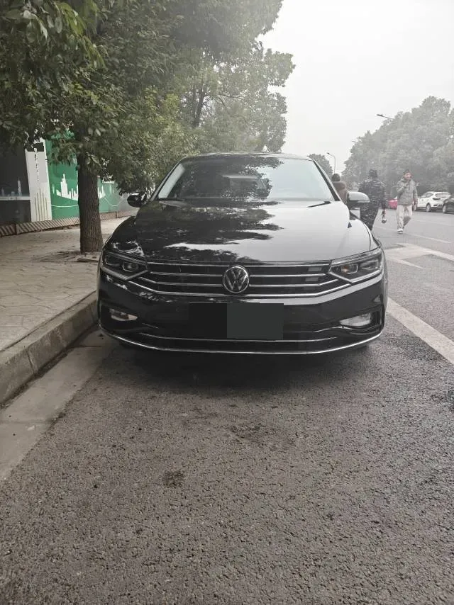 2020 Volkswagen Magotan 2.0T 186HP L4 7DCT,autocango,china used car exporter,china ev exporter,chinese used car exporter,chinese used ev exporter