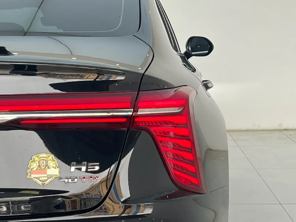 2025 HongQi H5 1.5T 169HP L4 1DHT Hybrid,autocango,china used car exporter,china ev exporter,chinese used car exporter,chinese used ev exporter