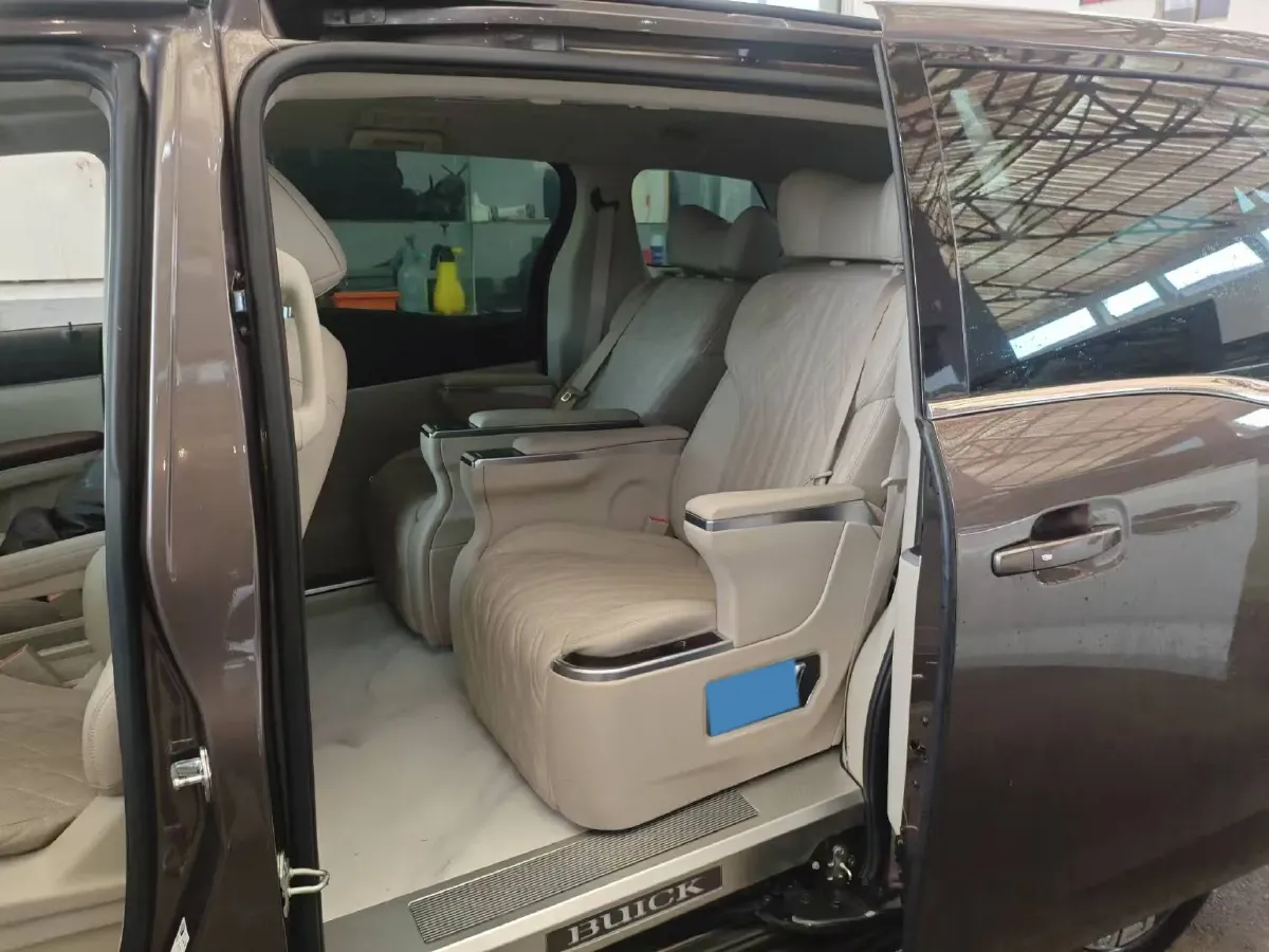 2023 Buick GL8 2.0T 237HP L4 9AT,autocango,china used car exporter,china ev exporter,chinese used car exporter,chinese used ev exporter