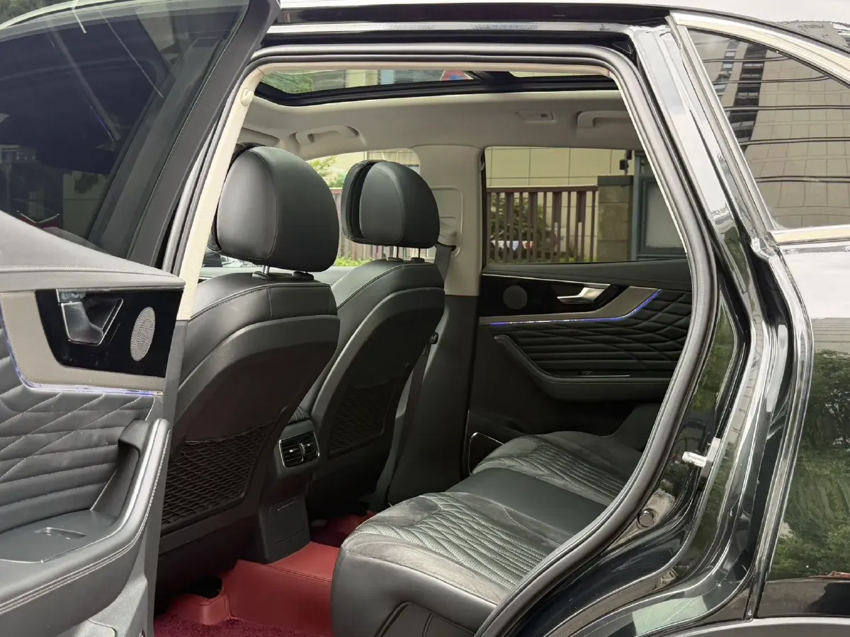 2022 HongQi HS5 2.0T 224HP L4 6AT,autocango,china used car exporter,china ev exporter,chinese used car exporter,chinese used ev exporter