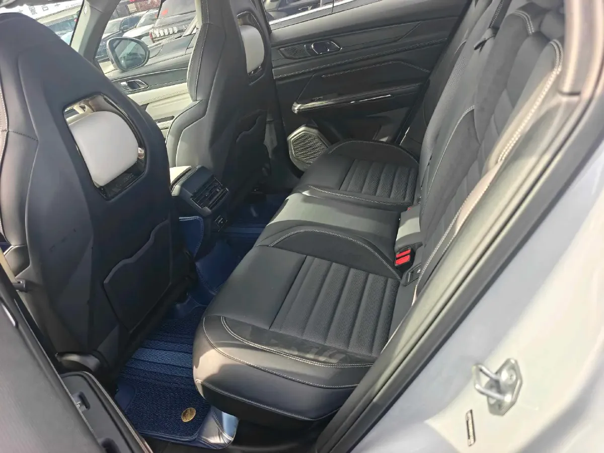 2022 Isuzu Mu-X 2.0T 220HP L4 8AT,autocango,china used car exporter,china ev exporter,chinese used car exporter,chinese used ev exporter