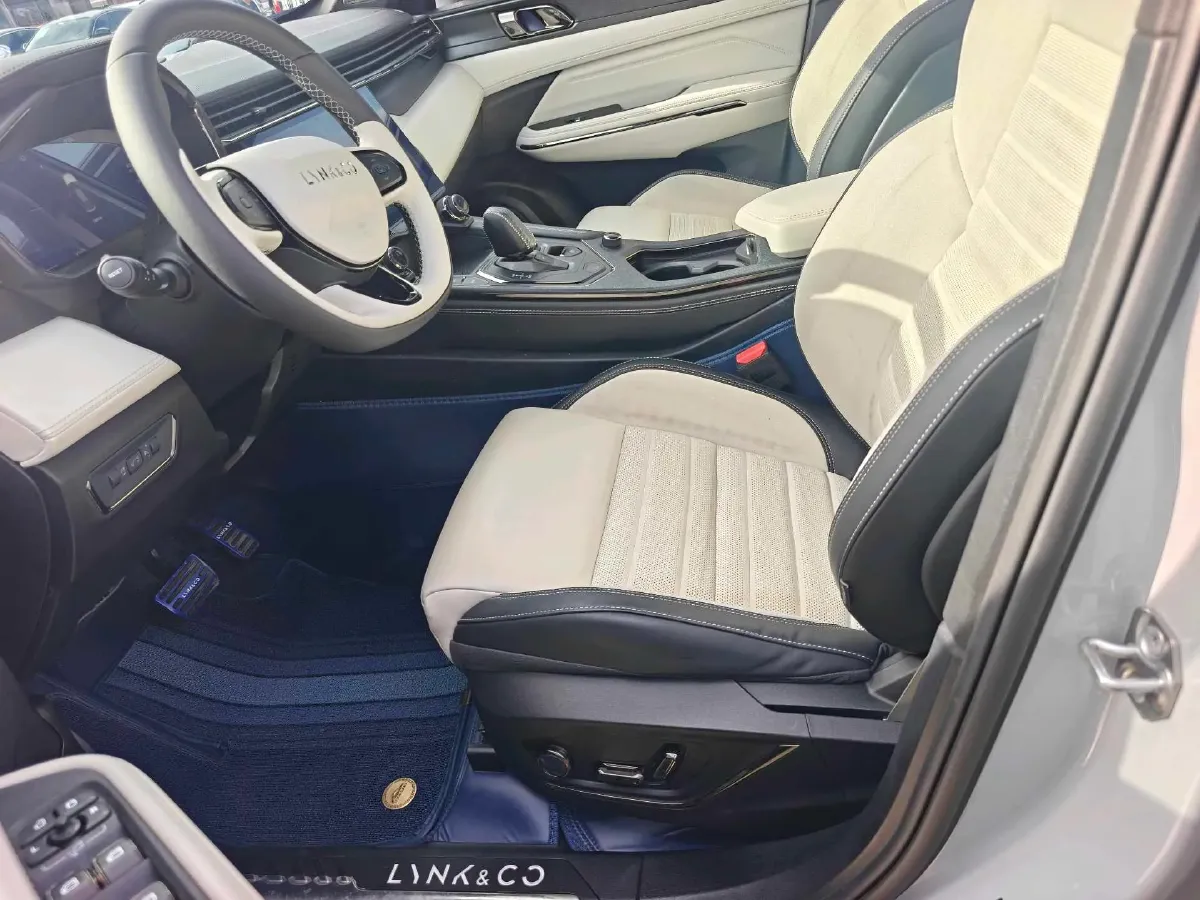 2022 Isuzu Mu-X 2.0T 220HP L4 8AT,autocango,china used car exporter,china ev exporter,chinese used car exporter,chinese used ev exporter