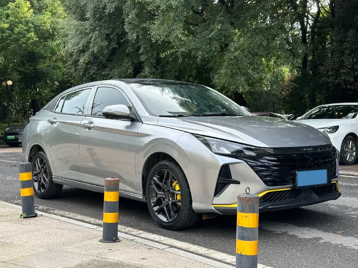 2023 DongFeng Aeolus YiXuan 1.5L 125HP L4 6DCT,autocango,china used car exporter,china ev exporter,chinese used car exporter,chinese used ev exporter