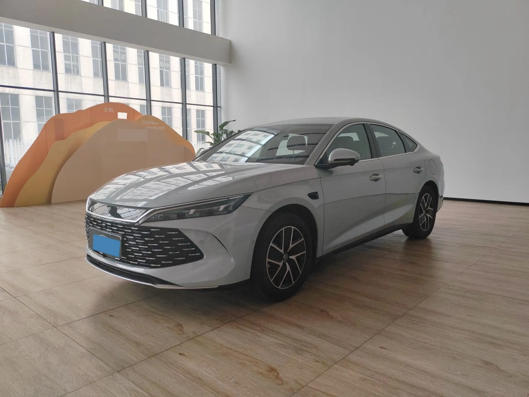 2025 BYD QinL 1.5L 101HP L4 E-CVT PHEV 15.87KWH