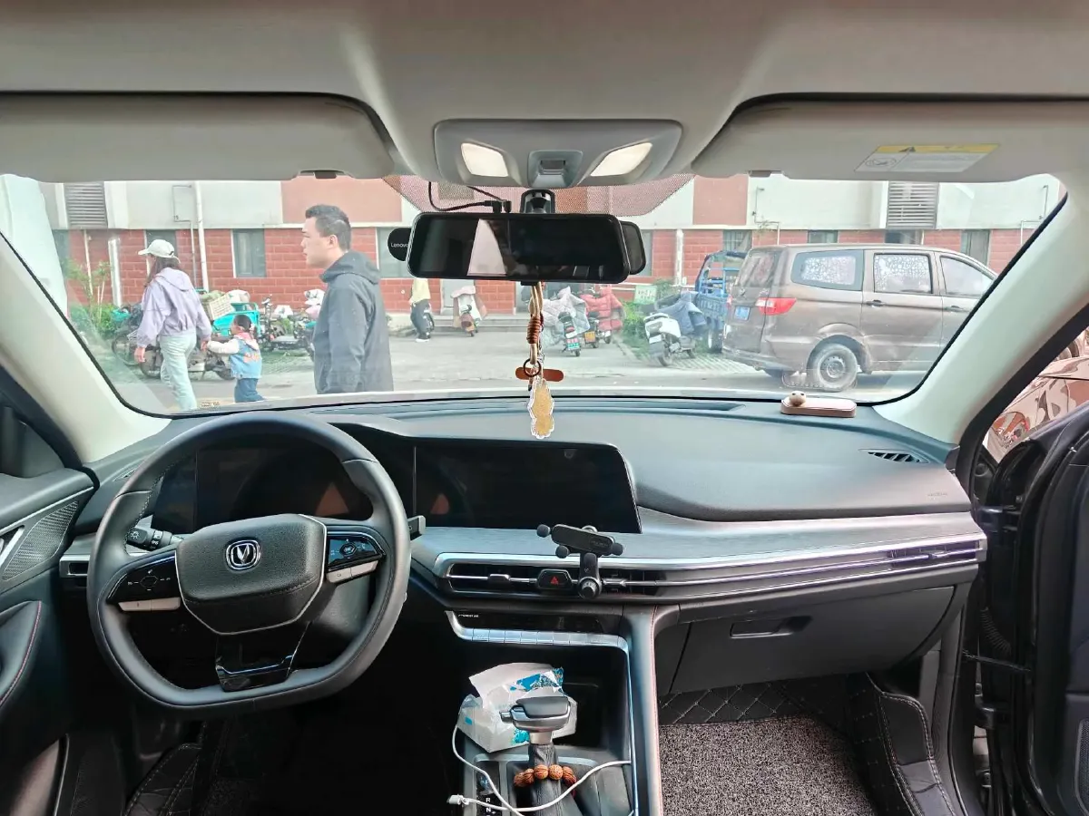 2023 ChangAn CS35 Plus 1.4T 160HP L4 7DCT,autocango,china used car exporter,china ev exporter,chinese used car exporter,chinese used ev exporter