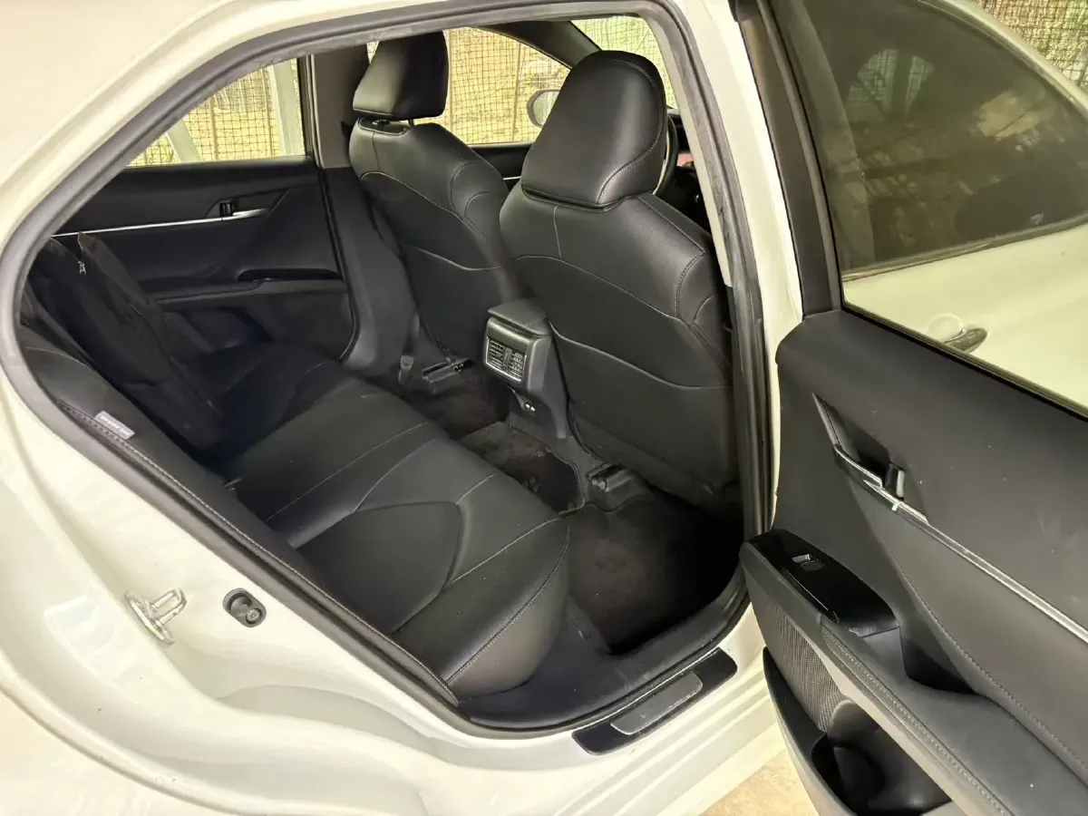 2021 Toyota Camry 2.5L 209HP L4 8AT,autocango,china used car exporter,china ev exporter,chinese used car exporter,chinese used ev exporter