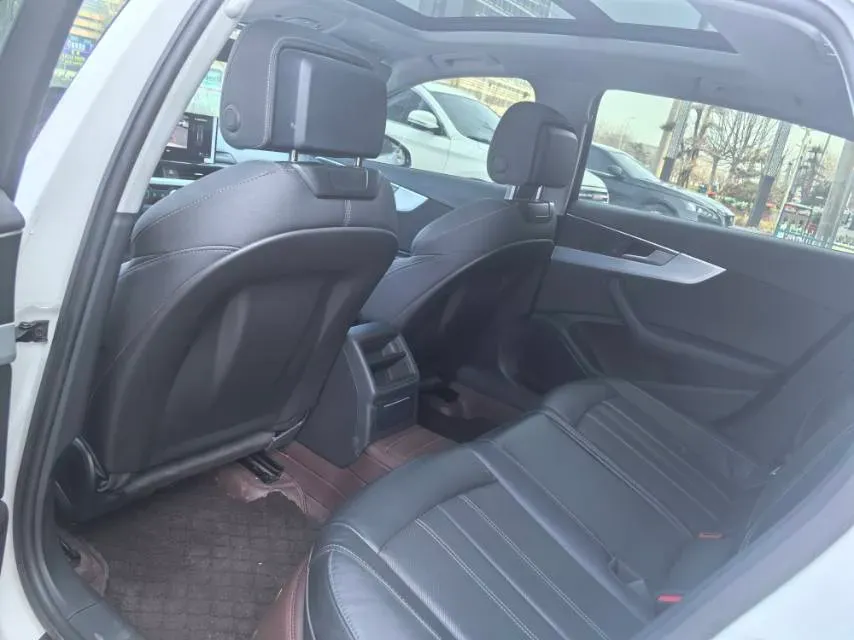 2023 Audi A4L 2.0T 190HP L4 7DCT,autocango,china used car exporter,china ev exporter,chinese used car exporter,chinese used ev exporter