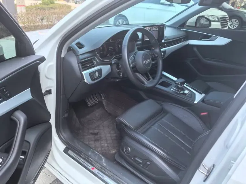2023 Audi A4L 2.0T 190HP L4 7DCT,autocango,china used car exporter,china ev exporter,chinese used car exporter,chinese used ev exporter