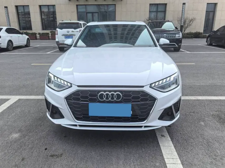 2023 Audi A4L 2.0T 190HP L4 7DCT,autocango,china used car exporter,china ev exporter,chinese used car exporter,chinese used ev exporter