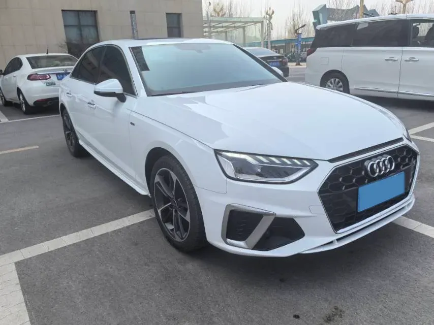 2023 Audi A4L 2.0T 190HP L4 7DCT,autocango,china used car exporter,china ev exporter,chinese used car exporter,chinese used ev exporter
