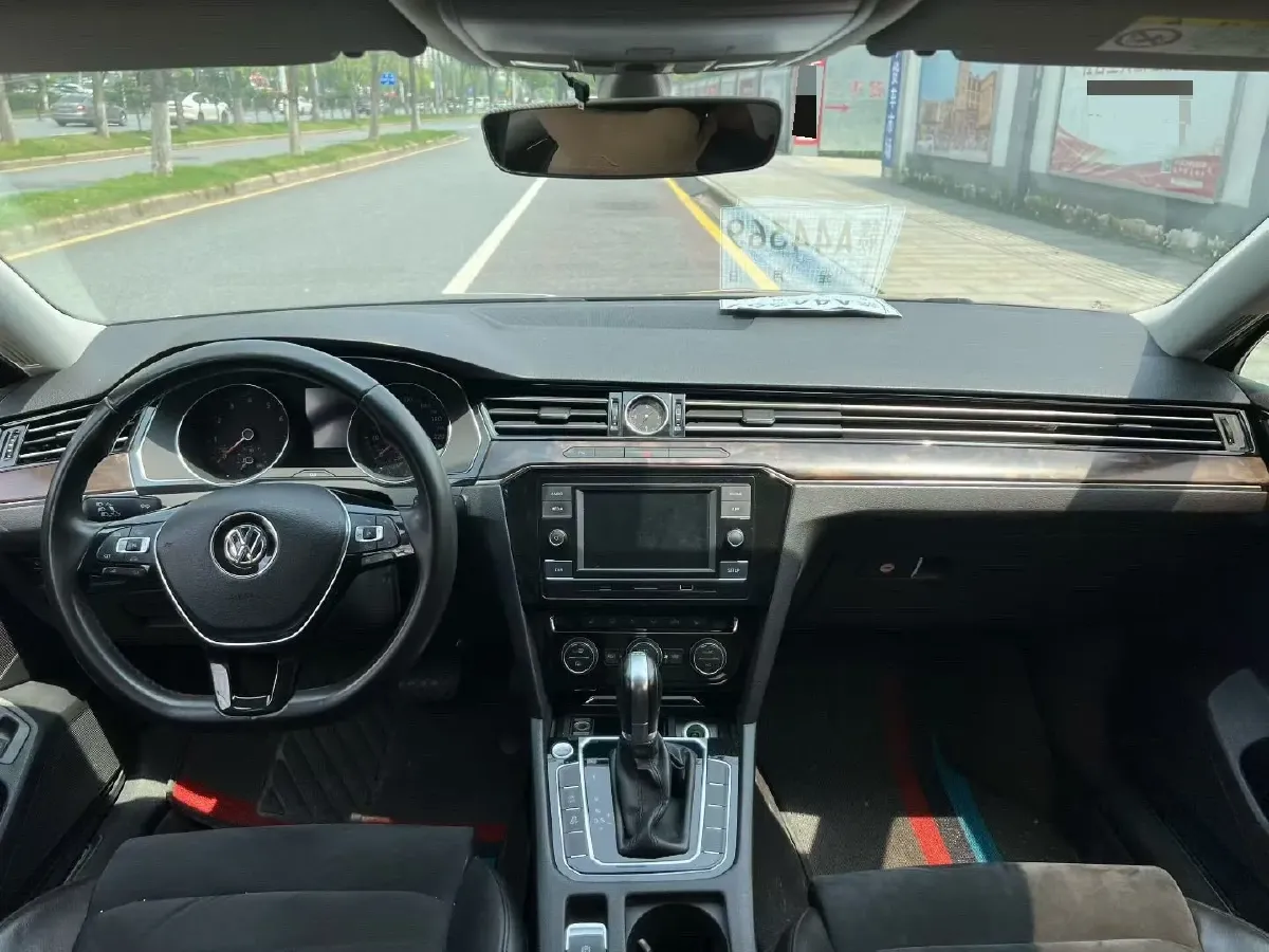 2017 Volkswagen Magotan 2.0T 220HP L4 7DCT,autocango,china used car exporter,china ev exporter,chinese used car exporter,chinese used ev exporter