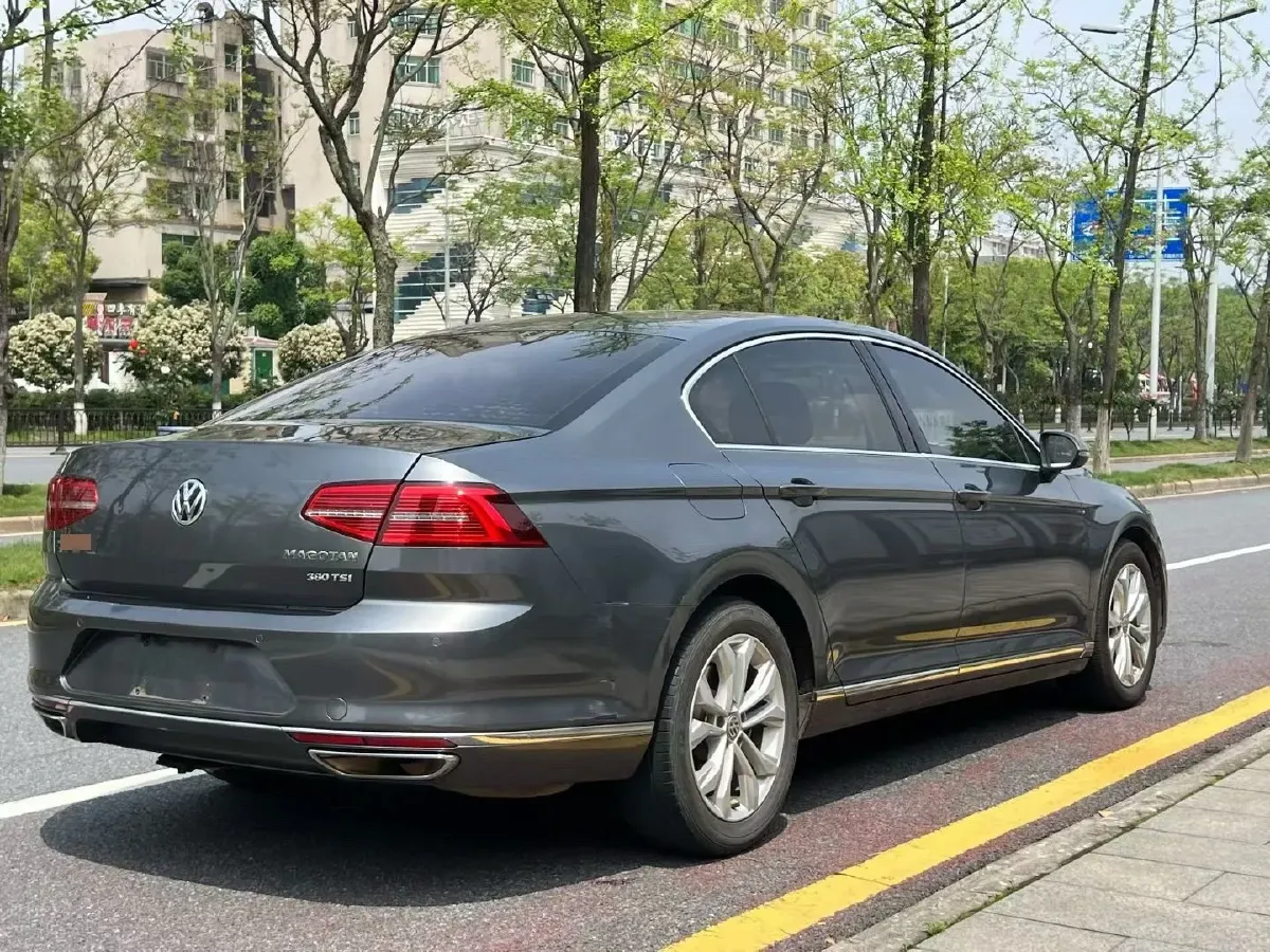 2017 Volkswagen Magotan 2.0T 220HP L4 7DCT,autocango,china used car exporter,china ev exporter,chinese used car exporter,chinese used ev exporter