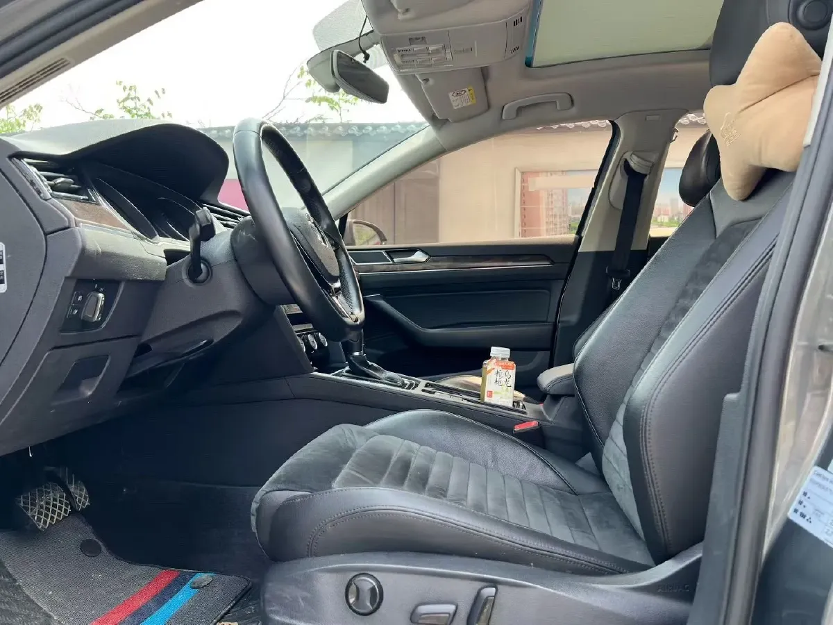 2017 Volkswagen Magotan 2.0T 220HP L4 7DCT,autocango,china used car exporter,china ev exporter,chinese used car exporter,chinese used ev exporter