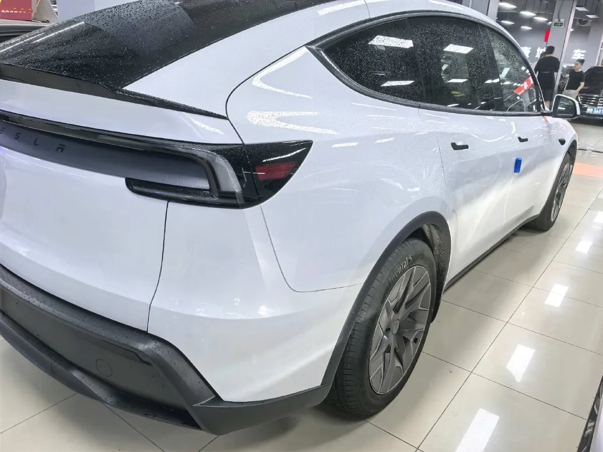2025 Tesla Model Y L BEV,autocango,china used car exporter,china ev exporter,chinese used car exporter,chinese used ev exporter