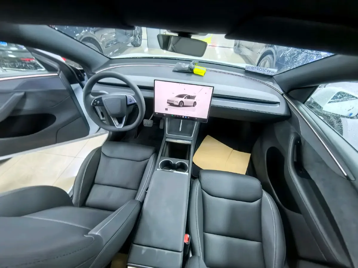 2025 Tesla Model Y L BEV,autocango,china used car exporter,china ev exporter,chinese used car exporter,chinese used ev exporter