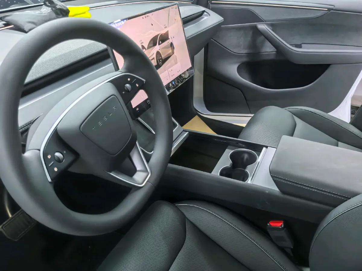 2025 Tesla Model Y L BEV,autocango,china used car exporter,china ev exporter,chinese used car exporter,chinese used ev exporter