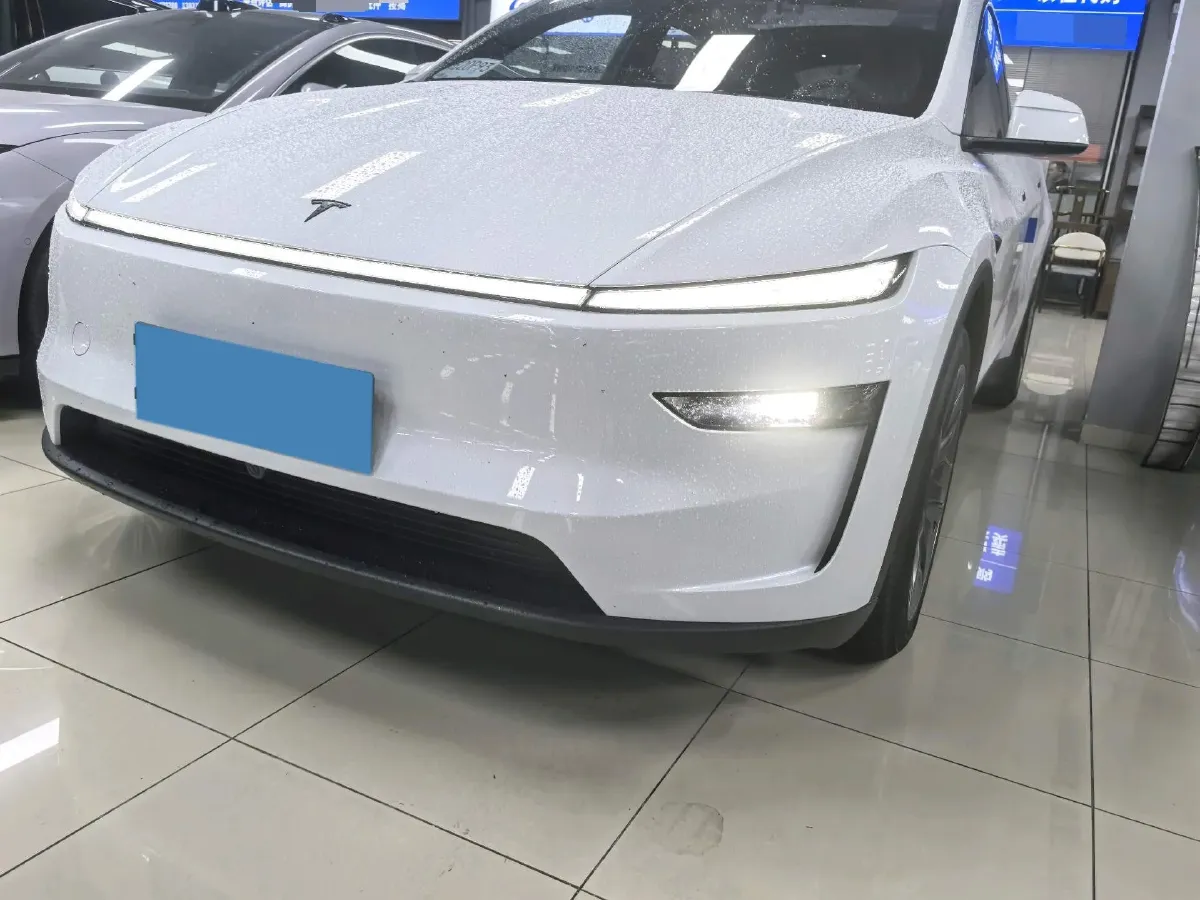 2025 Tesla Model Y L BEV,autocango,china used car exporter,china ev exporter,chinese used car exporter,chinese used ev exporter