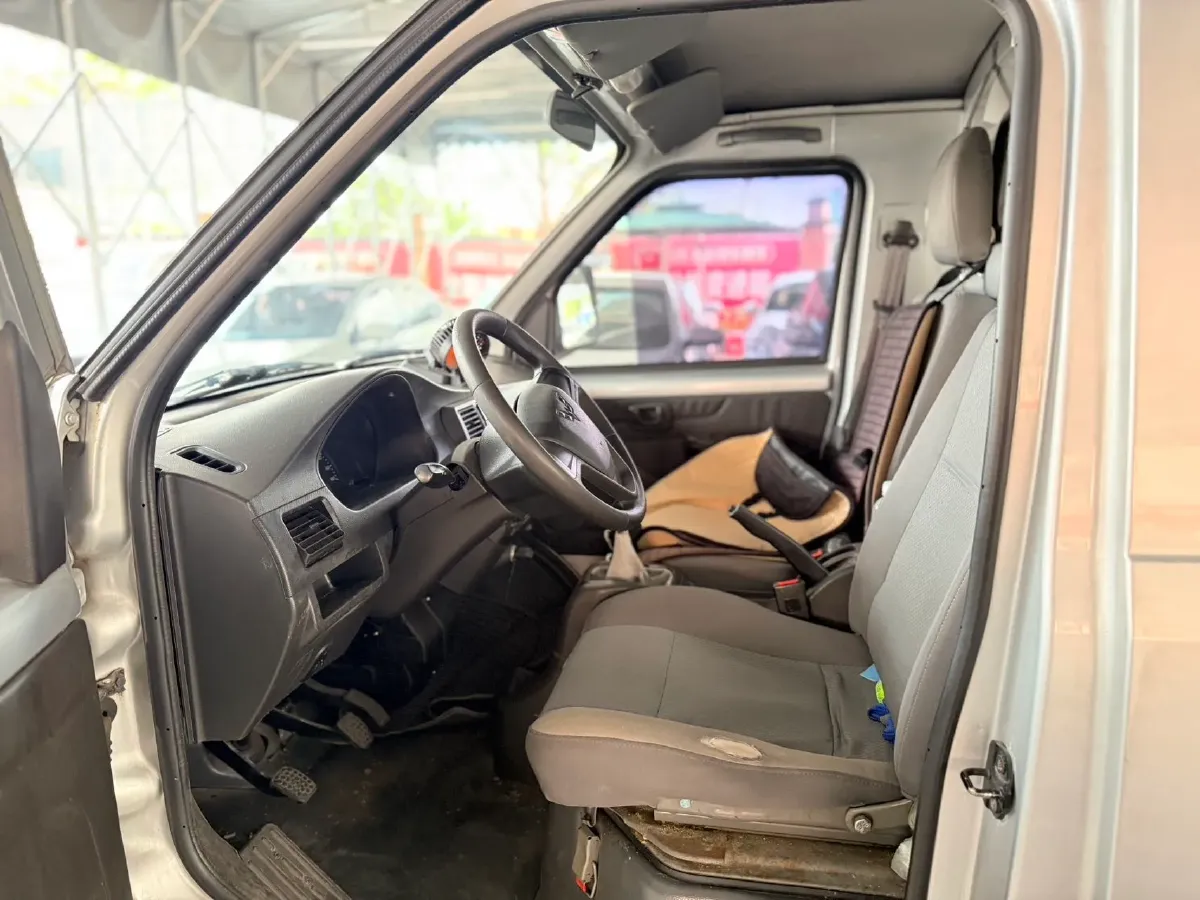 2018 WuLing RongGuang New Truck 1.5L 107HP L4 5MT,autocango,china used car exporter,china ev exporter,chinese used car exporter,chinese used ev exporter