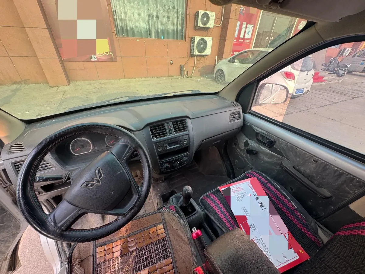 2021 WuLing RongGuang S 1.2L 76HP L4 5MT,autocango,china used car exporter,china ev exporter,chinese used car exporter,chinese used ev exporter