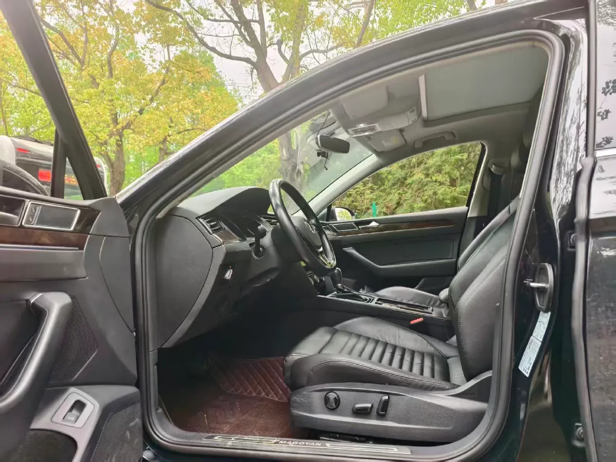 2019 Volkswagen Magotan 2.0T 186HP L4 7DCT,autocango,china used car exporter,china ev exporter,chinese used car exporter,chinese used ev exporter