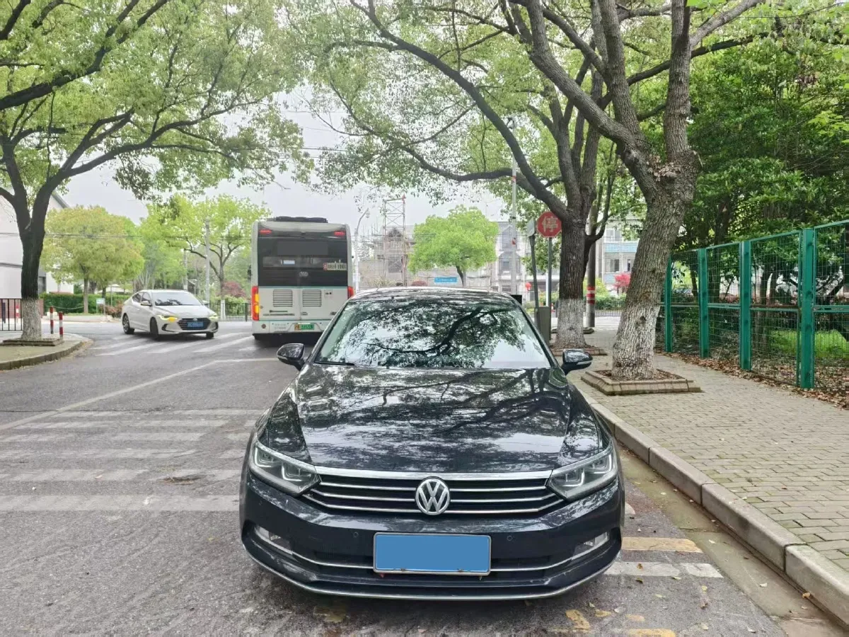 2019 Volkswagen Magotan 2.0T 186HP L4 7DCT,autocango,china used car exporter,china ev exporter,chinese used car exporter,chinese used ev exporter