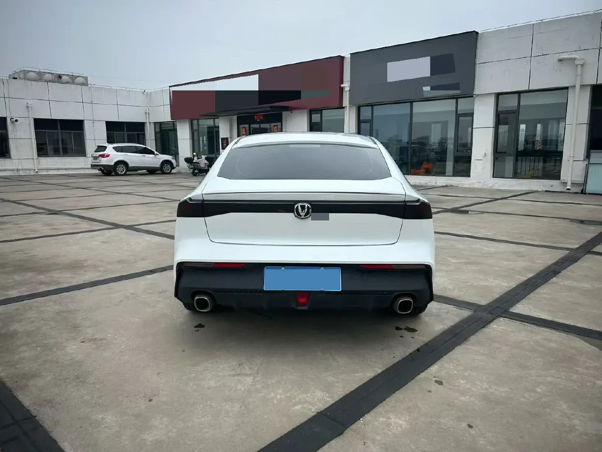 2023 ChangAn UNI-V 1.5T 188HP L4 7DCT,autocango,china used car exporter,china ev exporter,chinese used car exporter,chinese used ev exporter