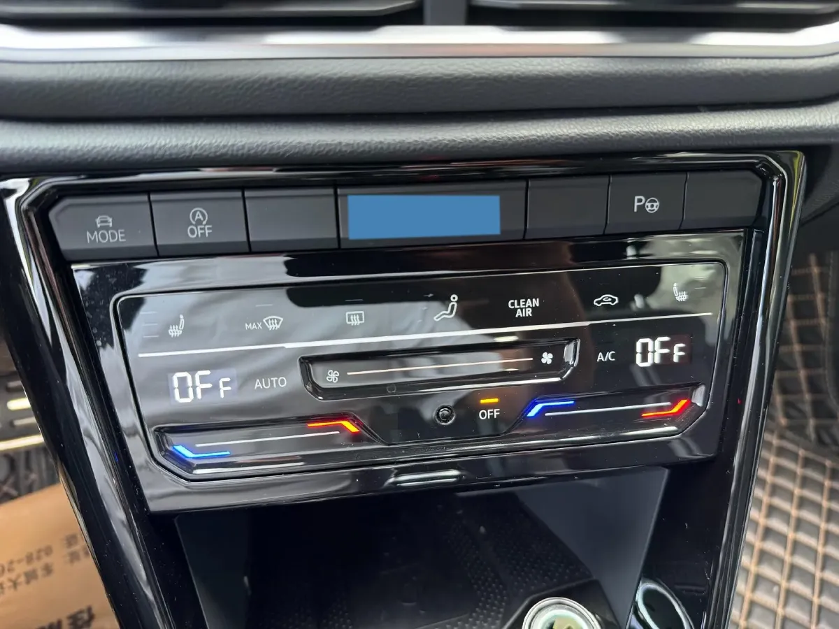 2023 Volkswagen T-Roc 1.5T 160HP L4 7DCT,autocango,china used car exporter,china ev exporter,chinese used car exporter,chinese used ev exporter