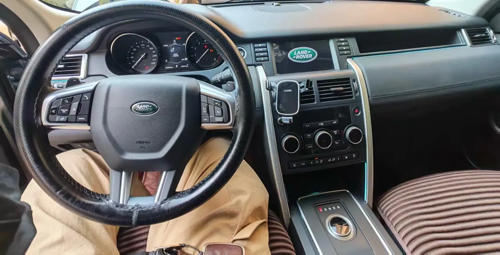 2018 Land Rover Discovery Sport 2.0T 241HP L4 9AT,autocango,china used car exporter,china ev exporter,chinese used car exporter,chinese used ev exporter