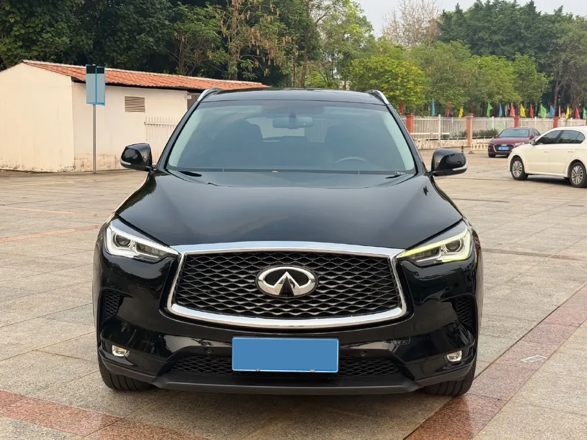 2018 Infiniti QX30 2.0T 211HP L4 7DCT,autocango,china used car exporter,china ev exporter,chinese used car exporter,chinese used ev exporter