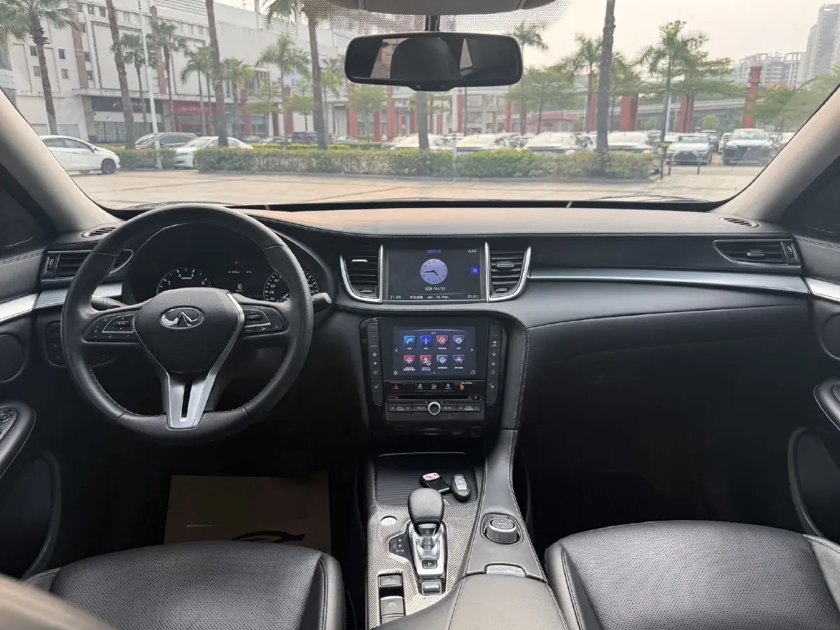 2018 Infiniti QX30 2.0T 211HP L4 7DCT,autocango,china used car exporter,china ev exporter,chinese used car exporter,chinese used ev exporter