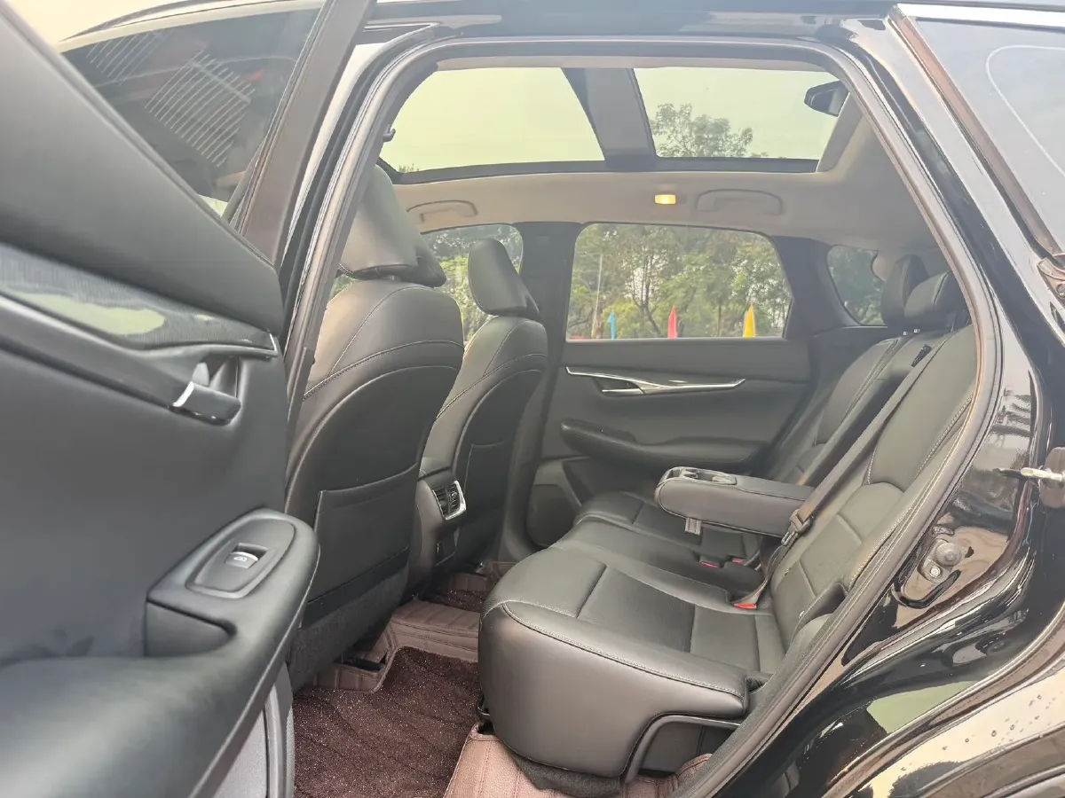 2018 Infiniti QX30 2.0T 211HP L4 7DCT,autocango,china used car exporter,china ev exporter,chinese used car exporter,chinese used ev exporter