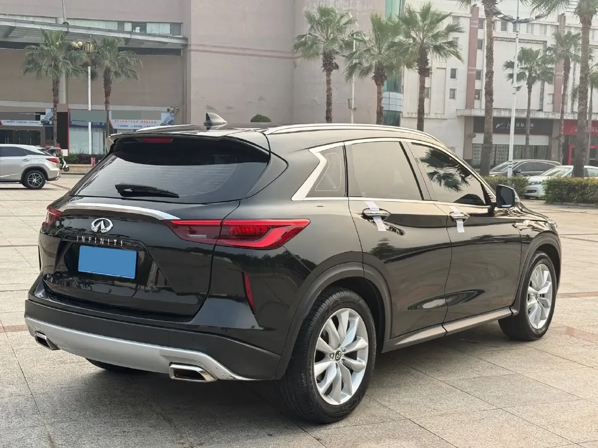 2018 Infiniti QX30 2.0T 211HP L4 7DCT,autocango,china used car exporter,china ev exporter,chinese used car exporter,chinese used ev exporter