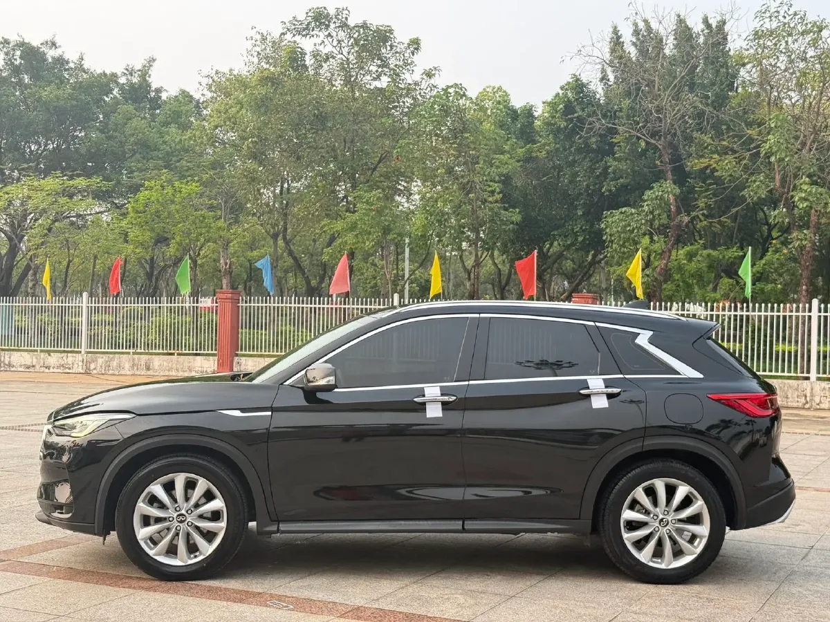 2018 Infiniti QX30 2.0T 211HP L4 7DCT,autocango,china used car exporter,china ev exporter,chinese used car exporter,chinese used ev exporter