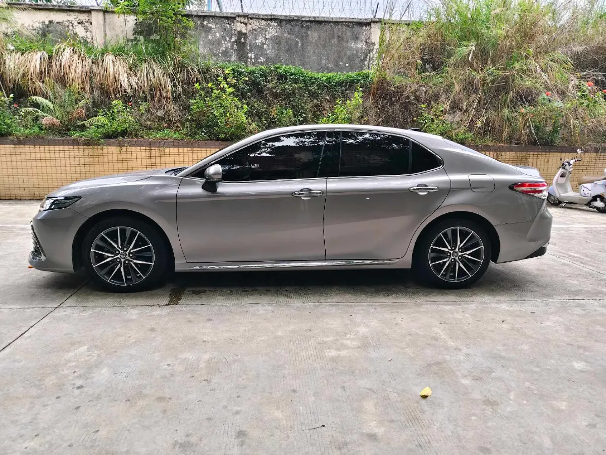 2023 Toyota Camry 2.5L 207HP L4 8AT,autocango,china used car exporter,china ev exporter,chinese used car exporter,chinese used ev exporter