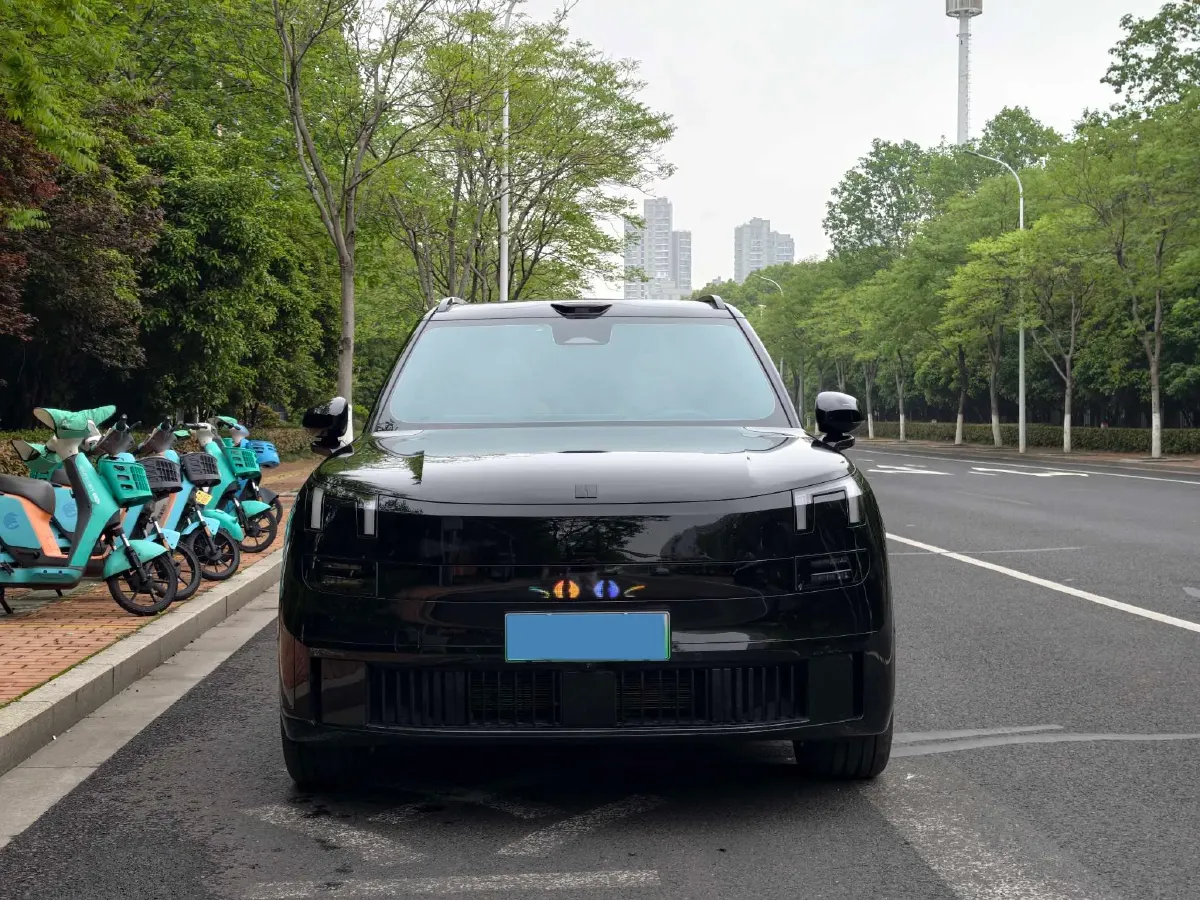 2025 LYNK&CO 900 2.0T 254HP L4 3DHT PHEV,autocango,china used car exporter,china ev exporter,chinese used car exporter,chinese used ev exporter