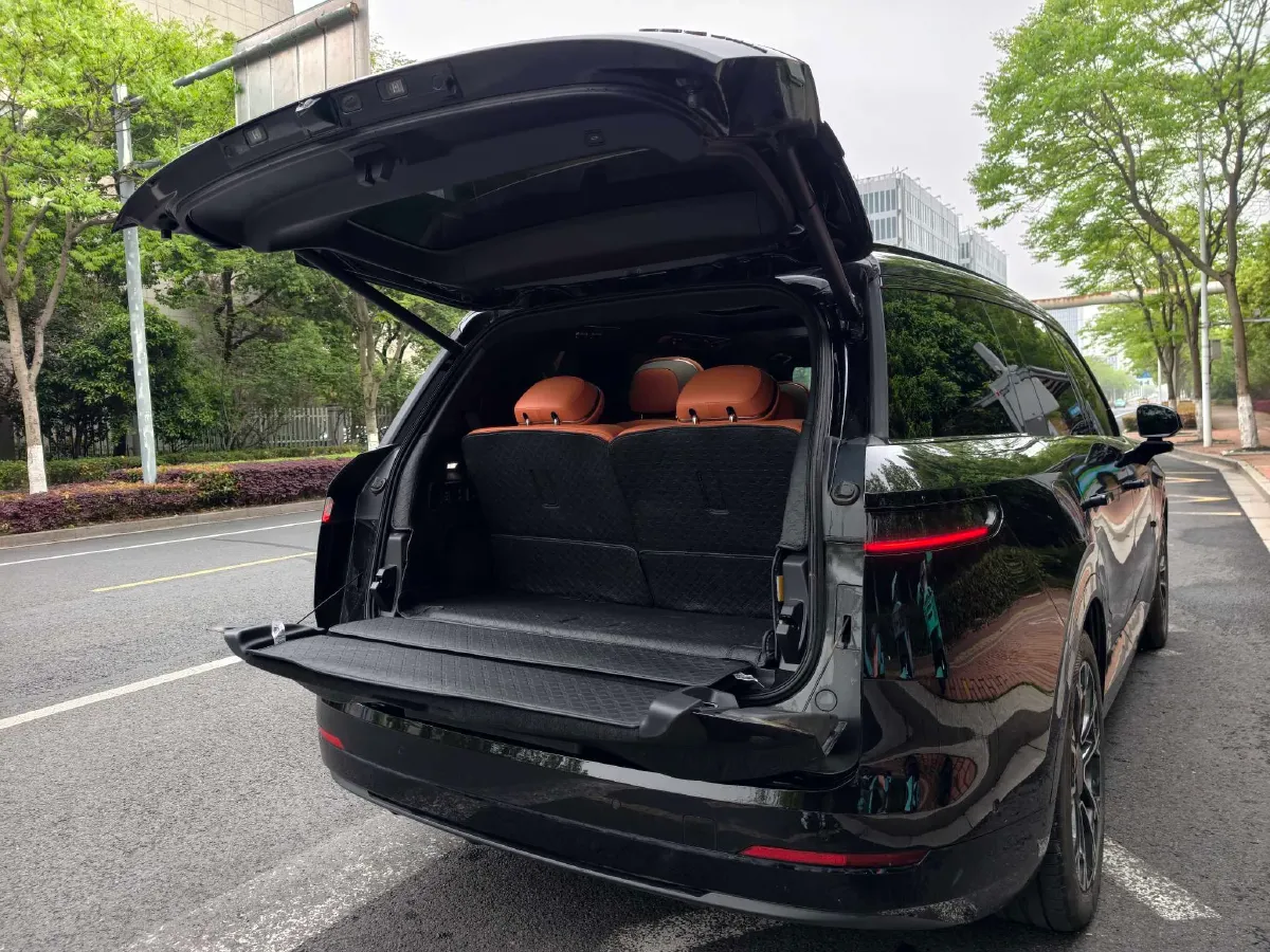 2025 LYNK&CO 900 2.0T 254HP L4 3DHT PHEV,autocango,china used car exporter,china ev exporter,chinese used car exporter,chinese used ev exporter