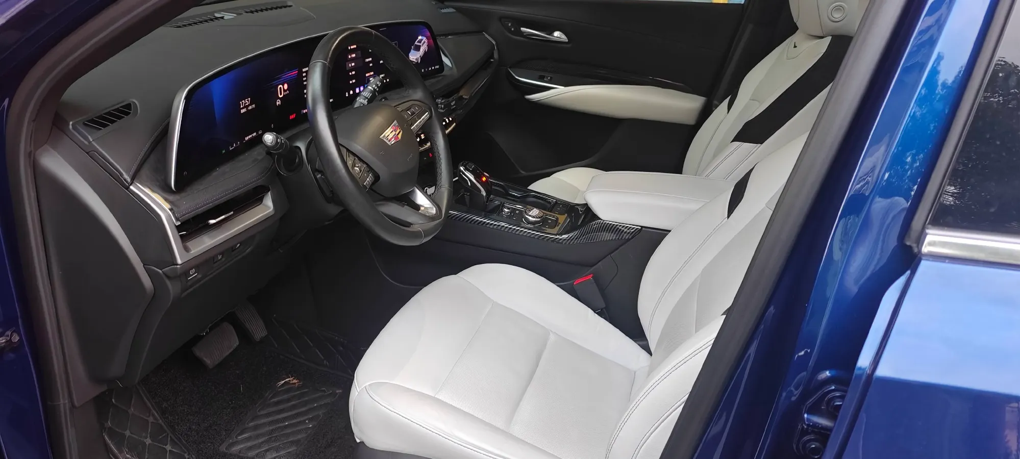 2024 Cadillac XT4 2.0T 237HP L4 9AT,autocango,china used car exporter,china ev exporter,chinese used car exporter,chinese used ev exporter